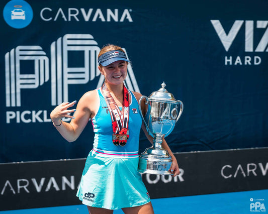 La numéro 1 mondiale Anna Leigh Waters retirée du site de Paddletek : vers un nouveau contrat de paddle en 2026 ?